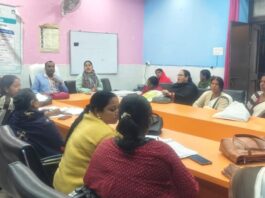 महराजगंज में कर्मियों को सख्त निर्देश दिए: आयुष्मान कार्ड कैंप और टीकाकरण उत्सव में शत-प्रतिशत लक्ष्य पूरा करने को कहा – Maharajganj News