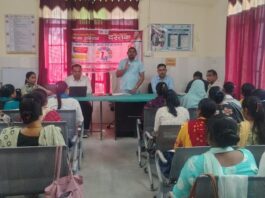 बेवा सीएचसी पर एएनएम की साप्ताहिक समीक्षा बैठक:संचारी रोग नियंत्रण अभियान पर जोर, टीकाकरण बढ़ाने के निर्देश