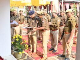 नौतनवा थाने का एसपी ने वार्षिक निरीक्षण किया: व्यवस्थाएं परखीं, चौकीदारों को शॉल देकर समस्याएं सुनी – Nautanwa(Nautanwa) News