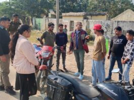 एंटी रोमियो अभियान में तेजी:सिरसिया में महिलाओं की सुरक्षा की जानकारी; यातायात नियमों के उल्लंघन पर एक्शन