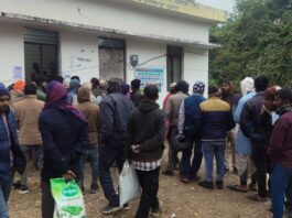 बलरामपुर में बिजली बिल राहत योजना:उपभोक्ताओं की सुविधा को 3 अतिरिक्त काउंटर खुले, सोमवार को भीड़