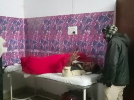 ट्रक की टक्कर से बाइक सवार घायल:कटरा पेट्रोल पंप के पास हादसा, जिला अस्पताल रेफर