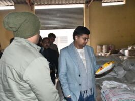 सिद्धार्थनगर में पोषाहार लापरवाही पर डीएम की कार्रवाई:डीपीओ का वेतन रोका, बीएमएम को हटाया गया