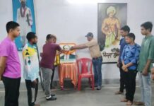 आदिवासी विकास परिषद ने डॉ. मुंडा को पुण्यतिथि पर किया याद