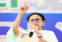 ममता बनर्जी का घोषणापत्र महिलाओं और युवाओं को समर्पित