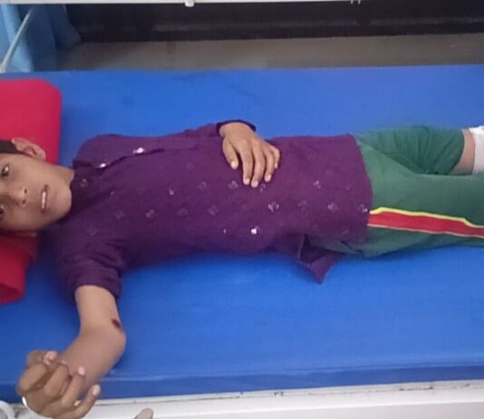 श्रावस्ती में इकौना-पयागपुर मार्ग पर बाइक दुर्घटना:तीन लोग गंभीर रूप से घायल