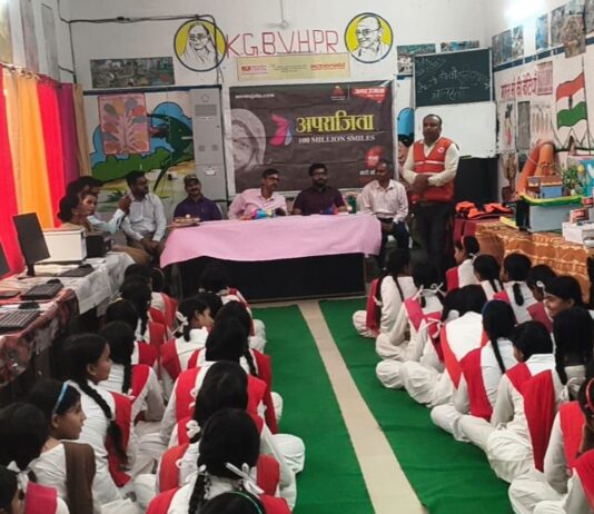 श्रावस्ती में हुआ अपराजिता कार्यक्रम:छात्राओं को मिला सशक्तिकरण का मंत्र, आत्मनिर्भरता और कौशल विकास पर दिया गया जोर