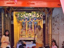 सिसवा के मंदिरों में श्रीराम जन्मोत्सव की धूम:’भए प्रकट दीन दयाला, कौशल्या हितकारी’ के जयकारों से गूंजे मंदिर