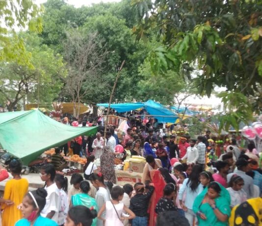 रामरेखा आश्रम में लगा विशाल मेला:राम-सीता के रात्रि विश्राम स्थल पर उमड़ी श्रद्धालुओं की भीड़