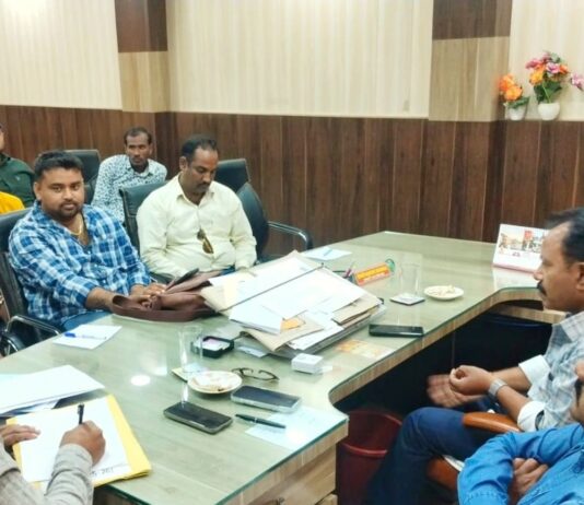 सिसवा टैक्सी स्टैंड की हुई नीलामी:देवरिया के व्यक्ति ने 12.96 लाख रुपये की लगाई सर्वाधिक बोली