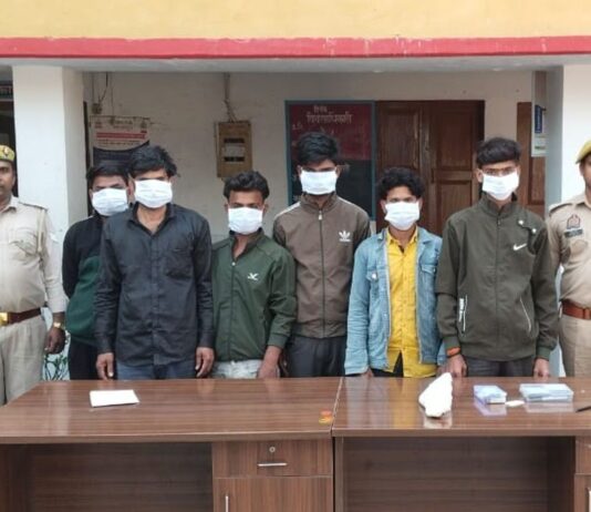 श्रावस्ती में बिजली तार चोरी गिरोह का पर्दाफाश:गिलौला पुलिस ने छह आरोपियों को पकड़ा, 125 किलो तार और पिकअप वाहन बरामद