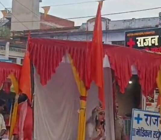 बहराइच में रामनवमी पर शोभायात्रा:हजारों श्रद्धालु शामिल, सुरक्षा के कड़े इंतजाम