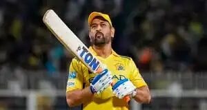 चेन्नई की सबसे बड़ी टेंशन बना MS Dhoni का बल्लेबाजी क्रम