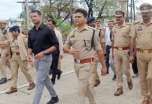 श्रीमान् जिलाधिकारी बलरामपुर, पुलिस अधीक्षक बलरामपुर के सतत निगरानी एवं पर्यवेक्षण में जनपद के समस्त ईदगाहों पर ईद-उल-फितर की नमाज सकुशल अदा की गई*