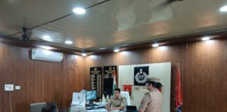 जनता दर्शन में पुलिस अधीक्षक ने सुनी जन समस्याएं, संबंधित को शीघ्र निस्तारण हेतु दिए निर्देश*