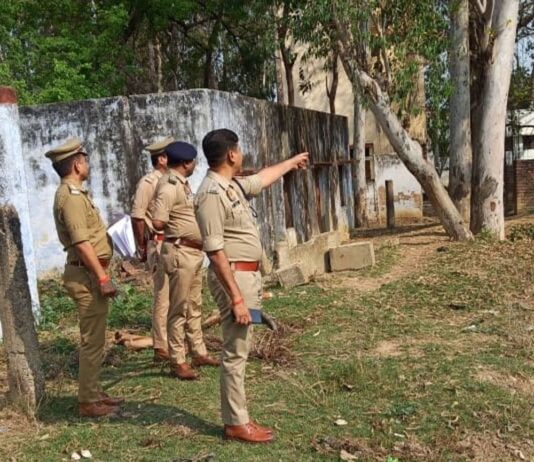 एसपी विकास कुमार ने ललिया थाने का किया निरीक्षण:लंबित मामलों के शीघ्र निस्तारण के दिए निर्देश, की समीक्षा