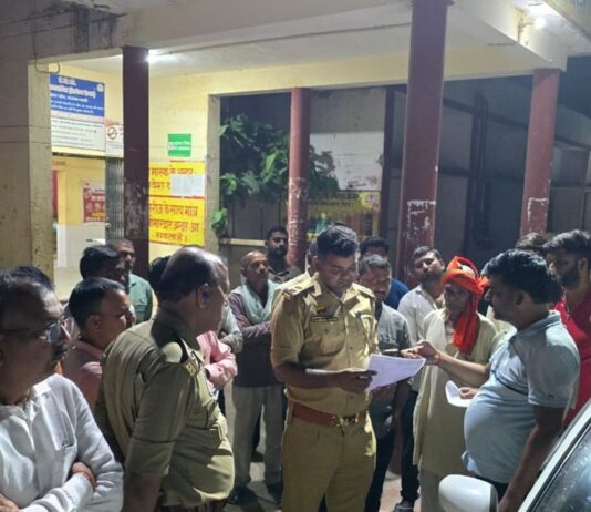 युवक की मौत के बाद बिजली विभाग पर एफआईआर:बस्ती में हाईटेंशन लाइन से झुलसकर गई थी जान, अधिकारियों-कर्मचारियों पर लापरवाही का आरोप