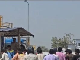 श्रावस्ती में पेट्रोल-डीजल कमी की अफवाह, पंपों पर भीड़:किसानों को आधार पर मिल रहा सीमित डीजल; डिब्बों में पेट्रोल पर रोक जारी