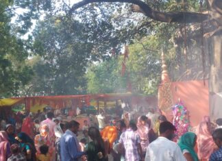 कंजिया सम्मय माता मंदिर में नवरात्रि अष्टमी पर दर्शन:बहराइच के प्रसिद्ध मंदिर में उमड़ी भक्तों की भारी भीड़