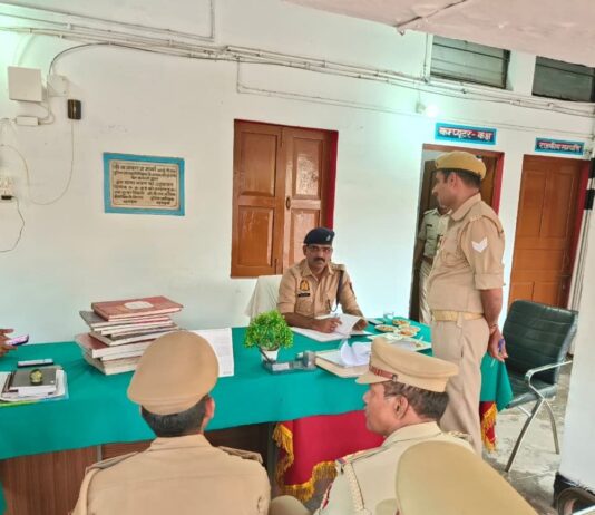 ASP ने गिलौला थाने का वार्षिक निरीक्षण किया:अभिलेखों और शस्त्रागार की गहन समीक्षा कर दिए निर्देश