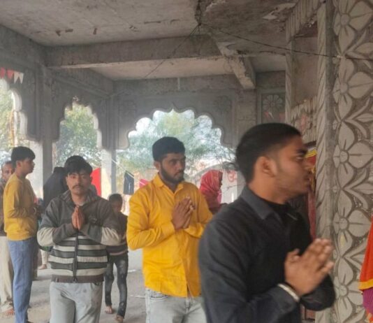 रामनवमी पर मंदिरों में पूजा, मेले का आयोजन:नवाबगंज क्षेत्र के मंदिरों में उमड़ी श्रद्धालुओं की भीड़
