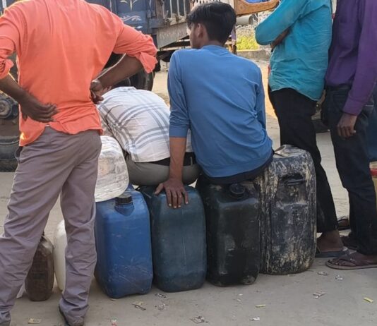 जैरीकेन में मिलेगा 10 लीटर तक डीजल:बलरामपुर में किसानों को मिली राहत, प्रतिबंध हटा