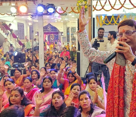 सिसवा में स्वर्ण जयंती श्याम महोत्सव का आयोजन:भजन संध्या में कलाकारों ने दी मनमोहक प्रस्तुतियां, देर रात तक झूमे श्यामप्रेमी