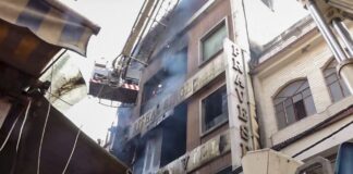 दिल्ली: 5 मंजिला इमारत में लगी आग, 3 बच्चों समेत एक ही परिवार के 7 लोगों की मौत