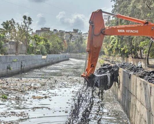 BMC को मीठी नदी से गाद निकालने के लिए बोली लगाने वाले मिले