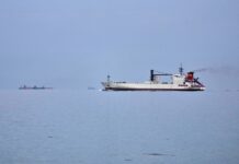 अमेरिका से जंग मुनाफे का सौदा? होर्मुज से तगड़ी कमाई कर रहा ईरान