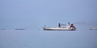 अमेरिका से जंग मुनाफे का सौदा? होर्मुज से तगड़ी कमाई कर रहा ईरान