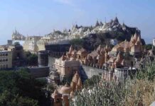 900 से अधिक मंदिरों का पहाड़, लेकिन सूरज ढलते ही क्यों छा जाता सन्नाटा?