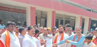इटवा में राष्ट्रपति को गौ संरक्षण ज्ञापन:हिंदूवादी नेताओं ने एसडीएम के माध्यम से सौंपा 8 सूत्रीय पत्र