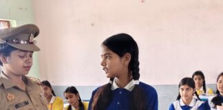 मिशन शक्ति के तहत ठूठीबारी पुलिस की पहल:छात्राओं को सिखाए सुरक्षा और आत्मरक्षा के गुर