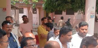 बेकाबू बग्घी की टक्कर से हादसा:बस्ती में ट्रक मालिक की मौत, गर्दन-जबड़ा बुरी तरह जख्मी