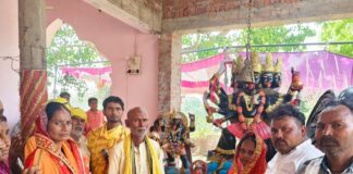 पोखर भिटवा में माता रानी की प्राण प्रतिष्ठा आज:महादेव घुरहू में महाकाली की मूर्ति का मिलन, विधि-विधान से पूजा