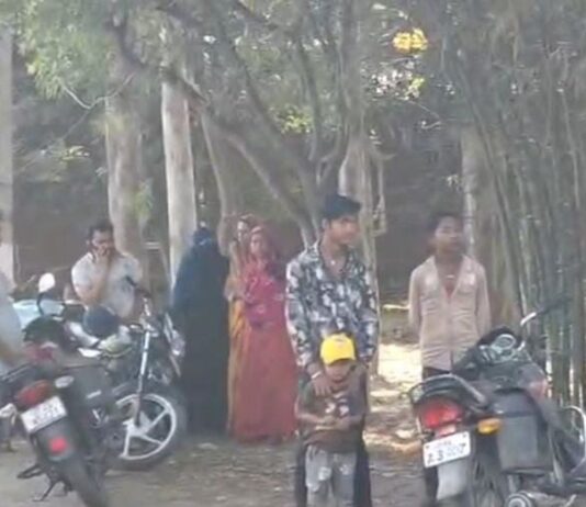 तौवाब पुरवा में युवक का शव फंदे से लटका मिला:मौके पर पहुंची पुलिस, पोस्टमॉर्टम के लिए भेजा