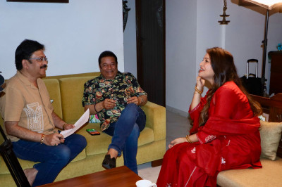 मशहूर ग़ज़ल गायक अनूप जलोटा और शिथी साहा की ग़ज़ल का जादुई संगम