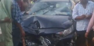 श्रावस्ती में बाइक-कार की आमने-सामने टक्कर:पकड़िया चौराहे के पास दो लोग घायल, दोनों वाहन क्षतिग्रस्त हुए