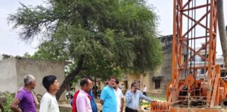 नौतनवां में मिनी नलकूप बोरिंग का निरीक्षण:पालिका अध्यक्ष ने वंचित क्षेत्रों में जलापूर्ति सुनिश्चित करने के निर्देश दिए