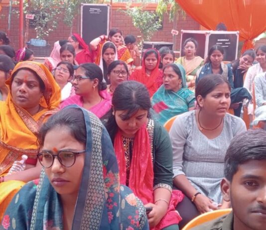 बालाजी सरकार का 17वां जन्मोत्सव मनाया गया:मेंहदावल बरदहिया मार्ग पर स्थित मंदिर से निकाली गयीं भव्य शोभायात्रा, भंडारे का भी आयोजन