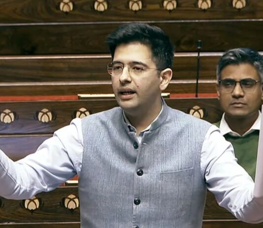 रीचार्ज खत्म होने पर इनकमिंग क्यों बंद? राघव चड्ढा ने टेलीकॉम कंपनियों को घेरा