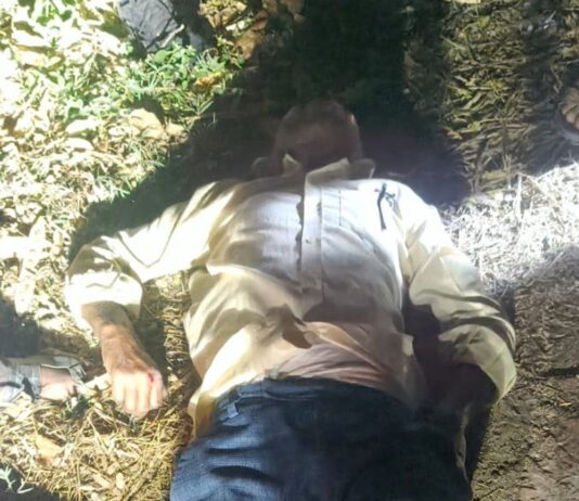 बस्ती में अज्ञात वाहन की टक्कर से स्कूटी सवार घायल:राहगीरों ने मोबाइल से दी परिजनों को सूचना, अस्पताल भेजा