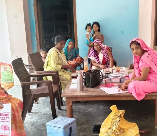 लक्ष्मण नगर में विशेष टीकाकरण अभियान:बच्चों-गर्भवती महिलाओं को लगा टीका, स्वास्थ्यकर्मियों ने निभाई अहम भूमिका