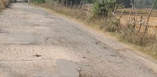 एनएच-730 को जोड़ने वाला बाईपास मार्ग जर्जर:हर दिन गिरकर चोटिल हो रहे राहगीर, जिम्मेदारों ने फेरा मुंह