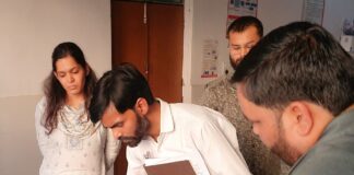 श्रावस्ती डीएम ने भंगहा सीएचसी का औचक निरीक्षण किया:मरीजों से फोन पर फीडबैक लिया, बोले- लापरवाही मिली तो होगी कार्रवाई