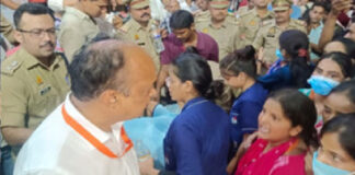 पीएम की सभा से लौटते ही ‘हाहाकार’: दो छात्राएं बेहोश, सड़क पर उतरा गुस्सा, जाम से थमा वाराणसी