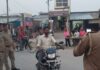 बृजमनगंज में बिना हेलमेट बाइक चालकों के चालान कटे:पुलिस ने दुर्घटना रोकने और अपराध पर अंकुश लगाने को चलाया अभियान