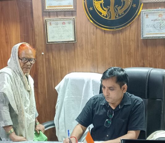 मिठौरा में निशुल्क चिकित्सा शिविर आयोजित:100 मरीजों का निःशुल्क परीक्षण, दवाइयां वितरित