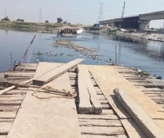 मथुरा में बड़ा हादसा: यमुना में पांटून पुल से टकराई नाव, 10 की मौत News Desk